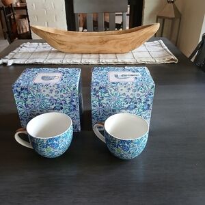 Lilly Pultzier Set Of 4 Mugs NWT